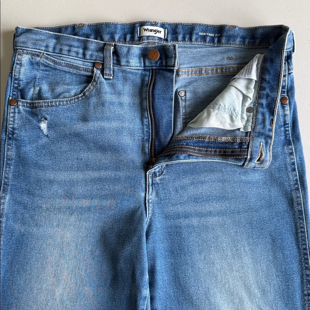 Wrangler Heritage Fit Jeans Medium Wash Women’s Size 30 - Picture 7 of 16